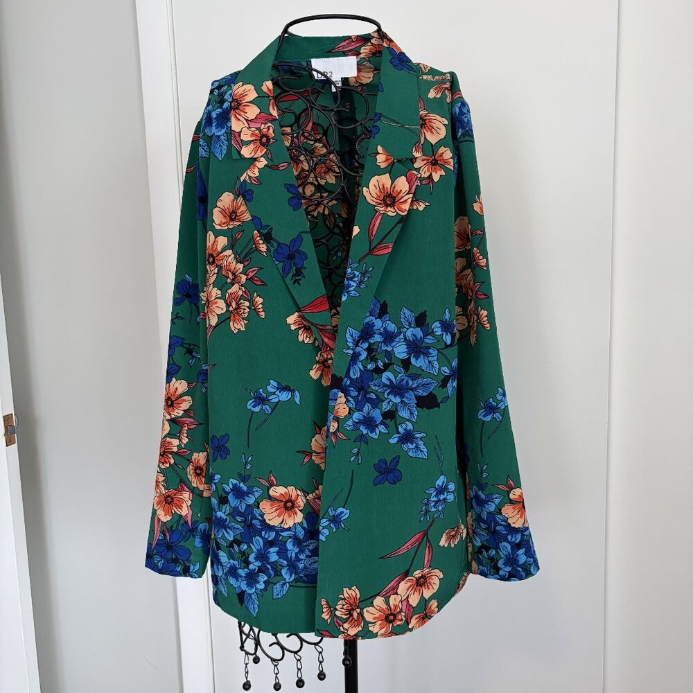 DR2 Women's Green Floral Blazer Size Medium in Excellent Condition